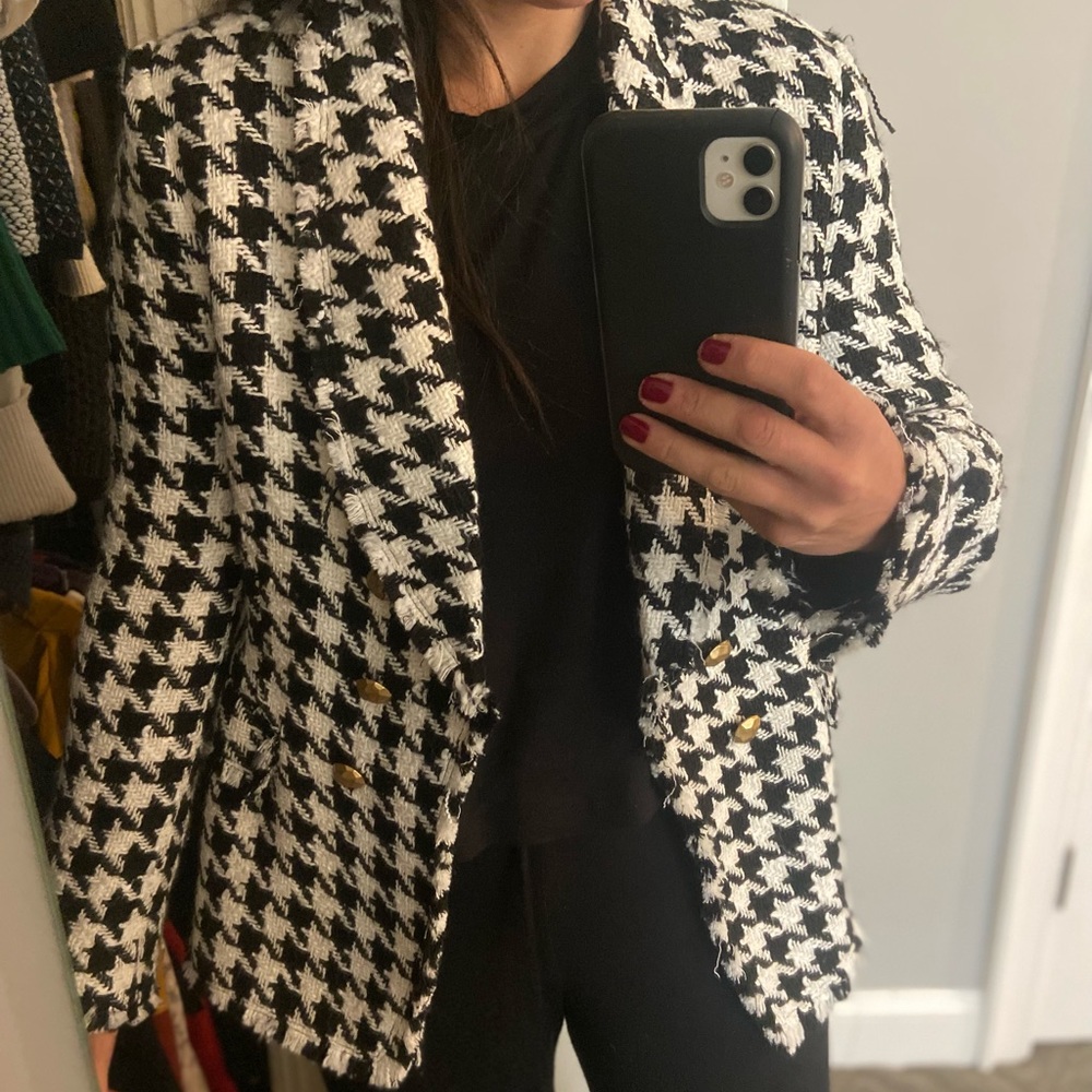 Zara jacket black white good button details